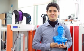 '3D 프린팅'으로 맹학교 졸업앨범 선물한 임진환 학생