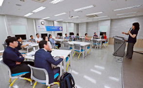 보직교수 직급별로 '리더십 교육' 받는다