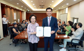 20억 규모 '적목리 발전기금' 기탁…故 신우균 목사 유족