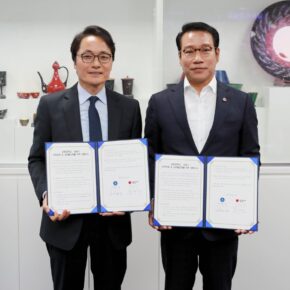 [사진1] 왼쪽부터 삼육대 제해종 총장, 최경식 남원시장