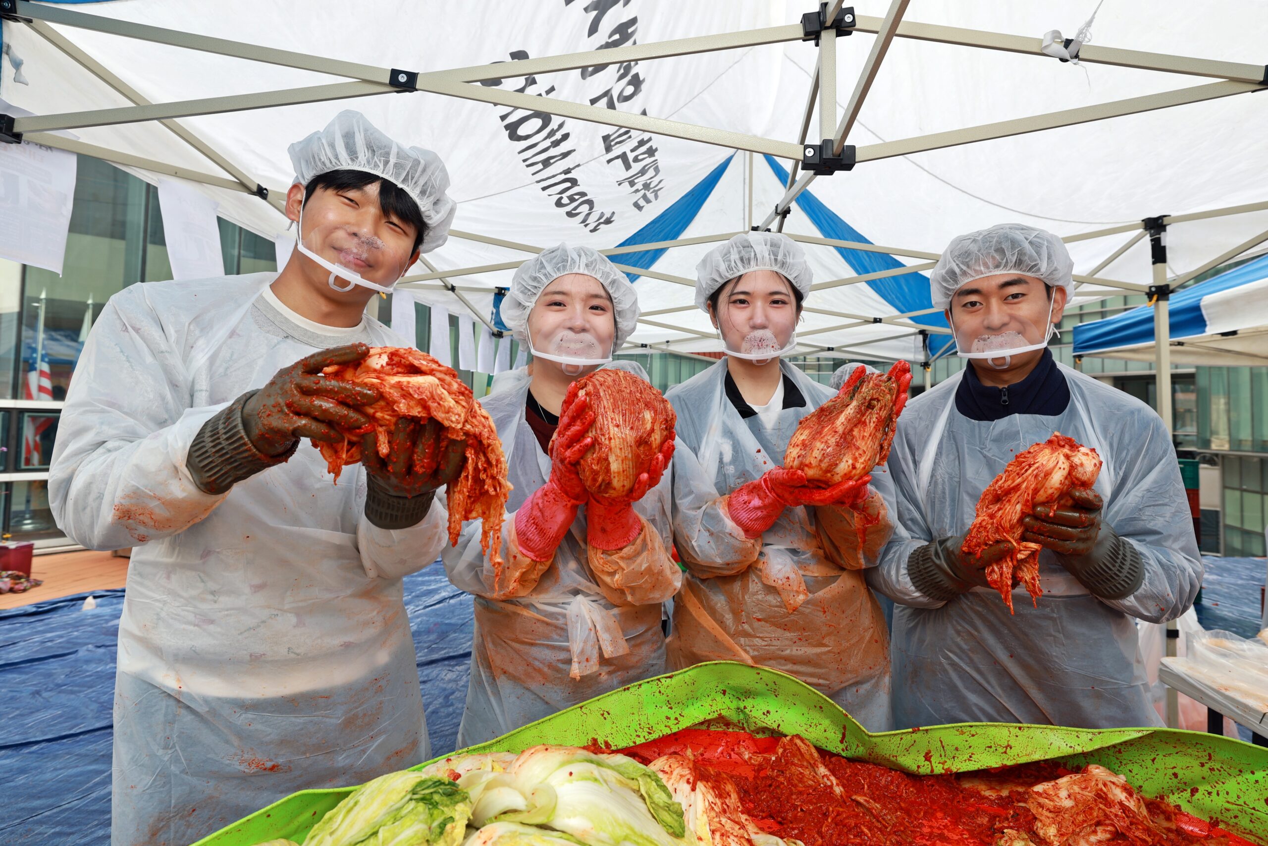 사랑의 김장김치 1.5톤 담가… 350가구에 배달