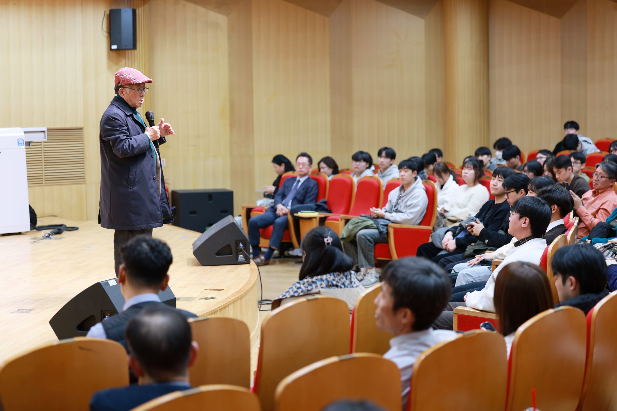 ‘자세히 보아야 예쁘다’… 나태주 시인 북콘서트 열려