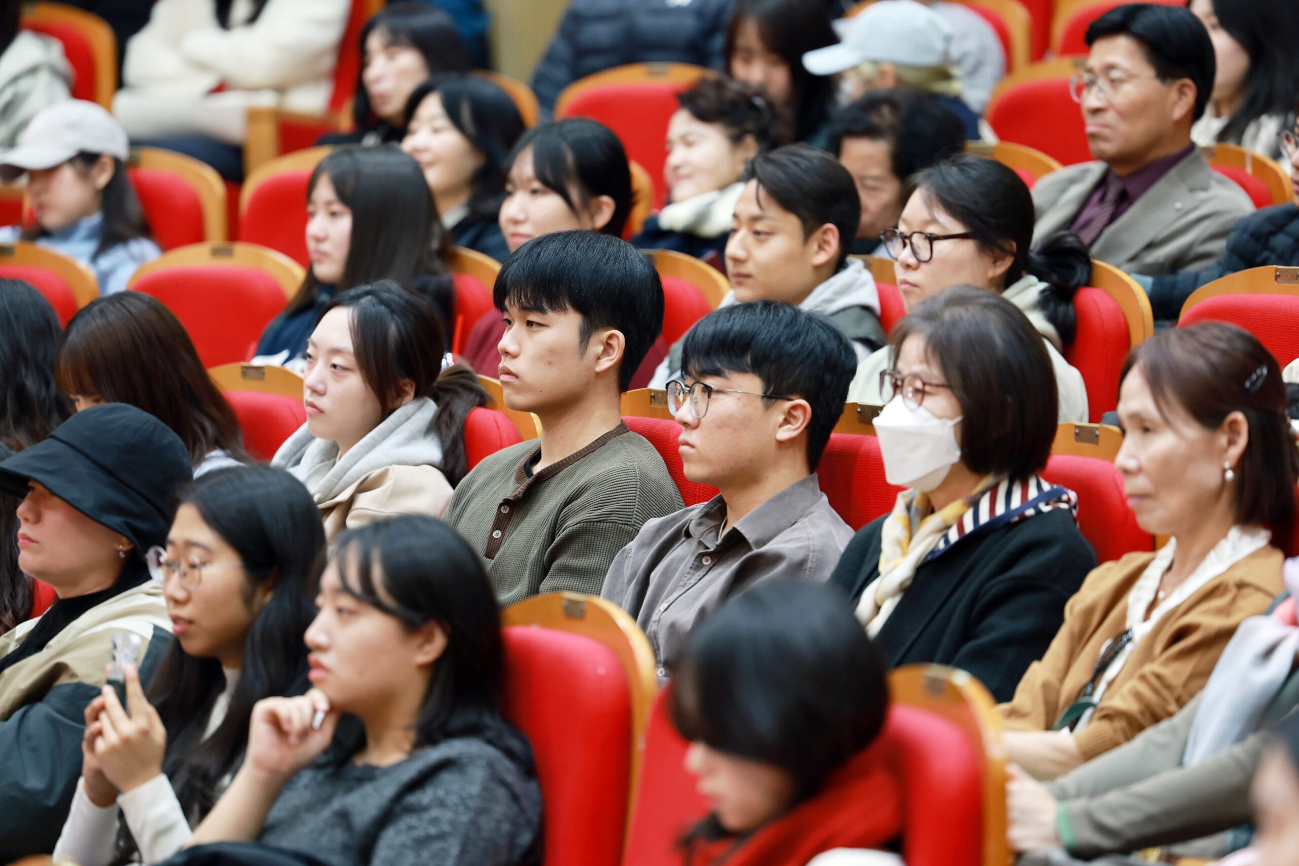 ‘자세히 보아야 예쁘다’… 나태주 시인 북콘서트 열려