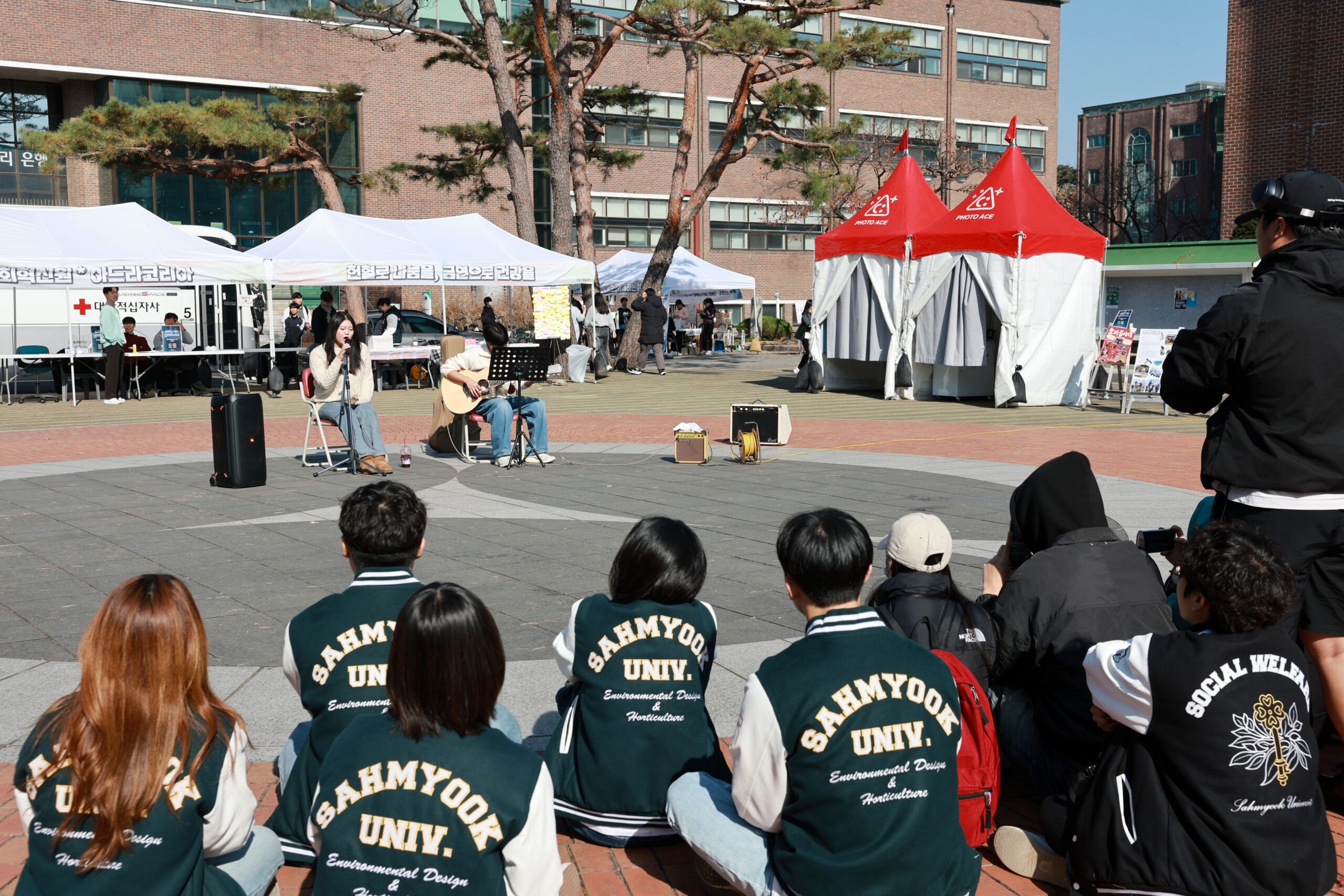 흔들리는 청춘에 전한 위로… 가을 사랑나눔축제