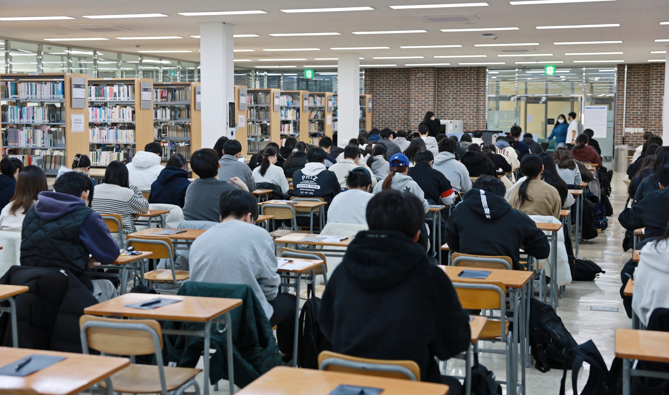 경쟁률 '51.70대 1'… 수시모집 논술고사 현장